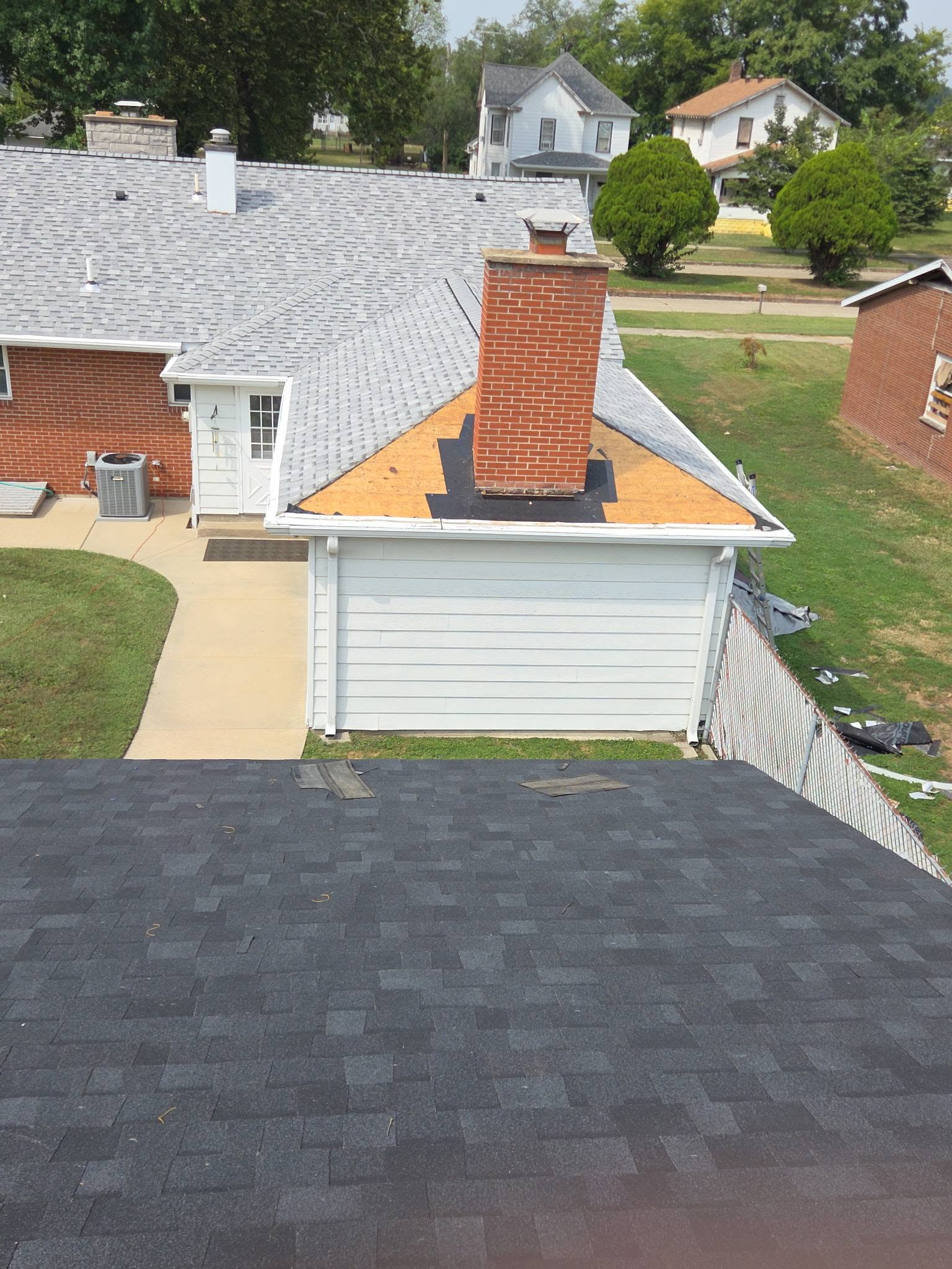 New shingle roof installed by residential roofer Salem IL